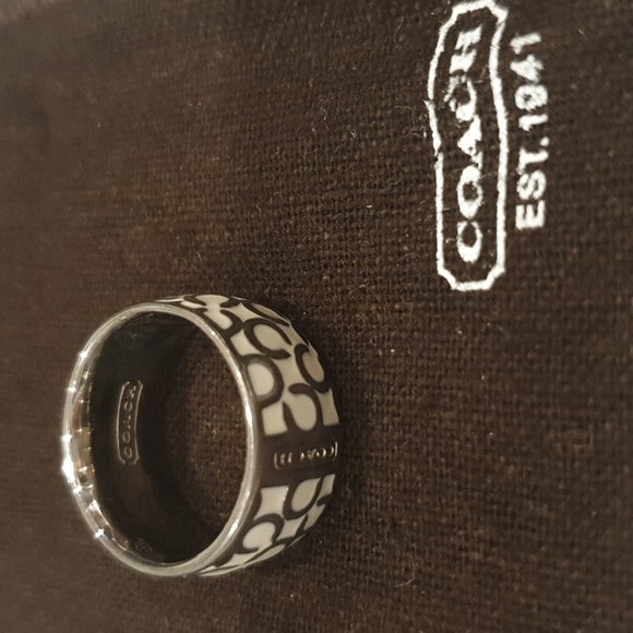 Coach ring - Picture 1 of 8